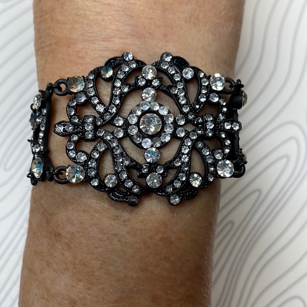 Bracelet, unusual  with sparkles!